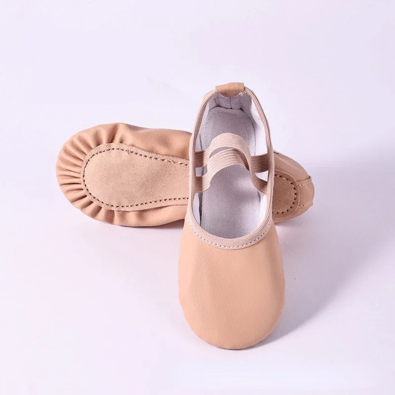 Beige ballet shoes on a white background with text in Chinese.