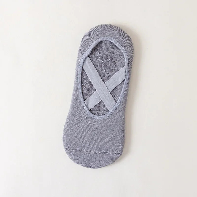 גרבי יוגה מקצועיות - אנטי סליפ עם סיליקון לבלט ופילאטיס