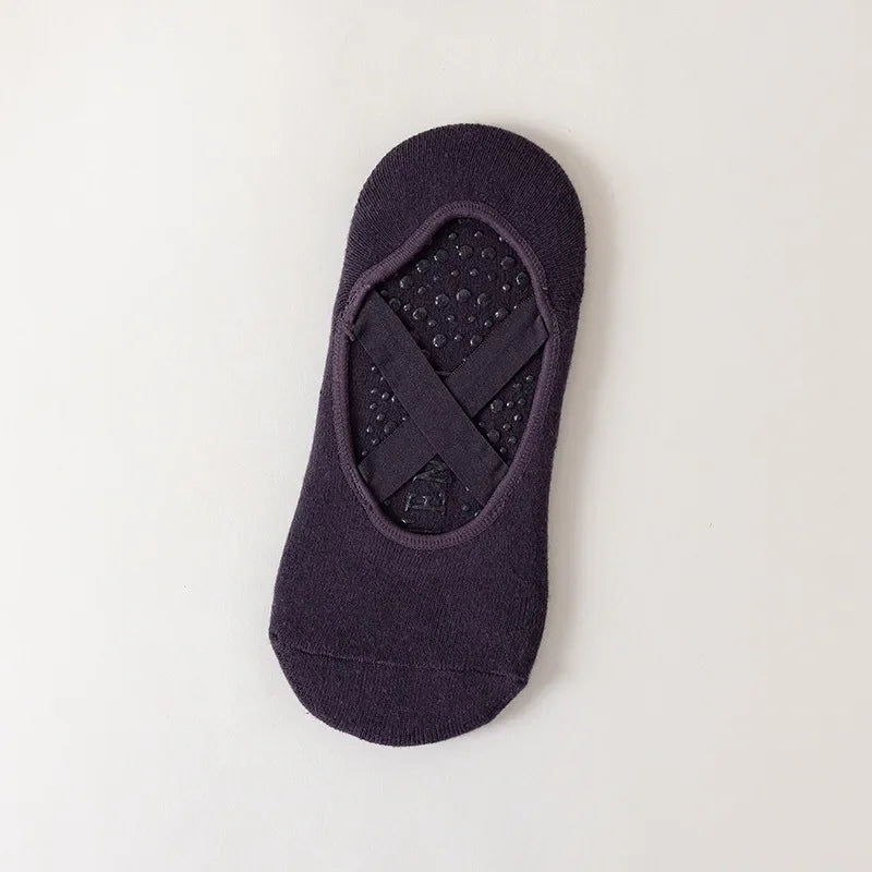 גרבי יוגה מקצועיות - אנטי סליפ עם סיליקון לבלט ופילאטיס