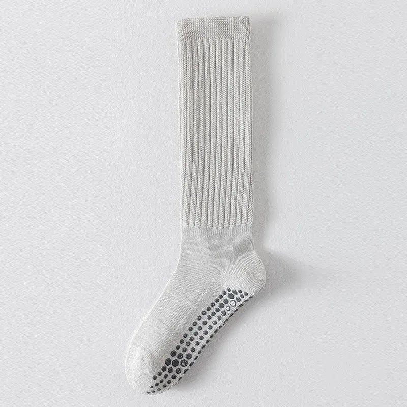 גרבי יוגה אנטי-סליפ עם נקודות סיליקון - גרבי פילאטיס עד הברך